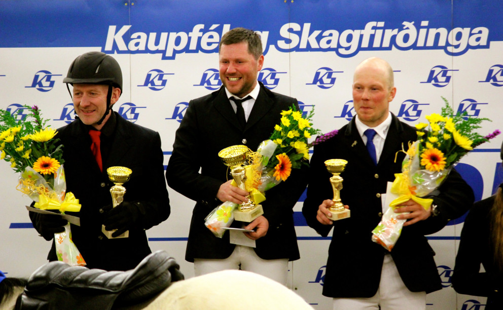 Gísli Gíslason, Bjarni Jónasson og Þórarinn Eymundsson eru allir tilnefndir sem kynbótaknapar ársins. Myndin er tekin í úrslitakeppni KS deildarinnar 2015. Mynd: Svala Guðmundsdóttir.