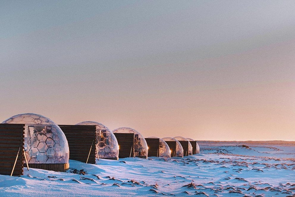 Kúluhús Aurora Igloo við Hellu á Suðurlandi. Verið er að reisa svona hús við Víðihlíð og er vonast til að hægt verði að byrja að leigja þau út um áramótin. MYND FRÁ AURORA IGLOO