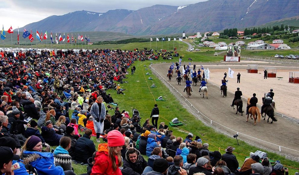 Frá setningarathöfn Landsmóts hestamanna sumarið 2016. MYND: ÓAB