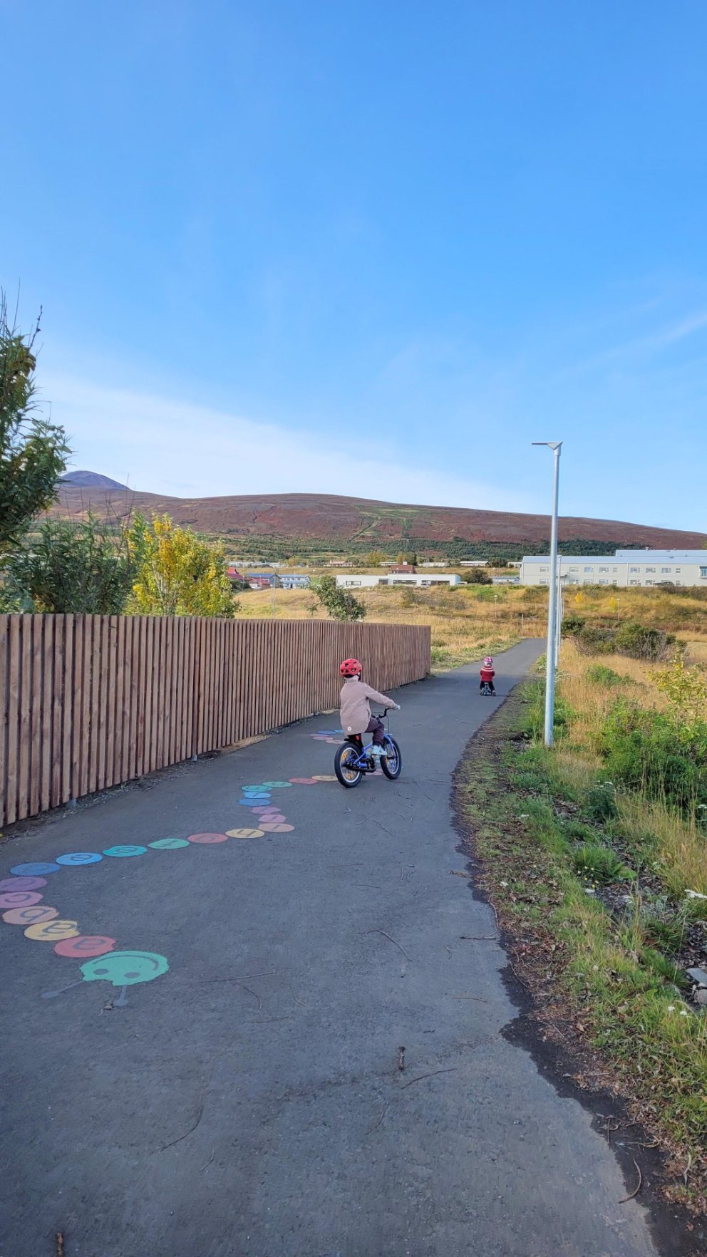 Heim úr leikskólanum í síðasta sinn. MYND: LHS