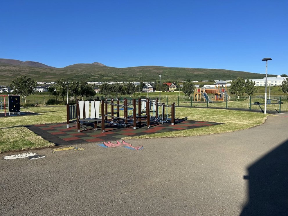 Skólalóðin eftir endurbætur. Mynd: skagafjordur.is