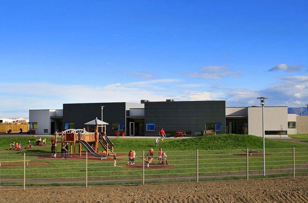 Leikskólinn Ársalir á Króknum á fallegum sumardegi. MYND: SKAGAFJÖRÐUR.IS