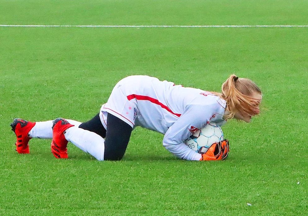 Lilla handsamar boltann í leik með sameinuðu liði Tindastóls/Hvatar/Kormáks í vor. MYND: ÓAB