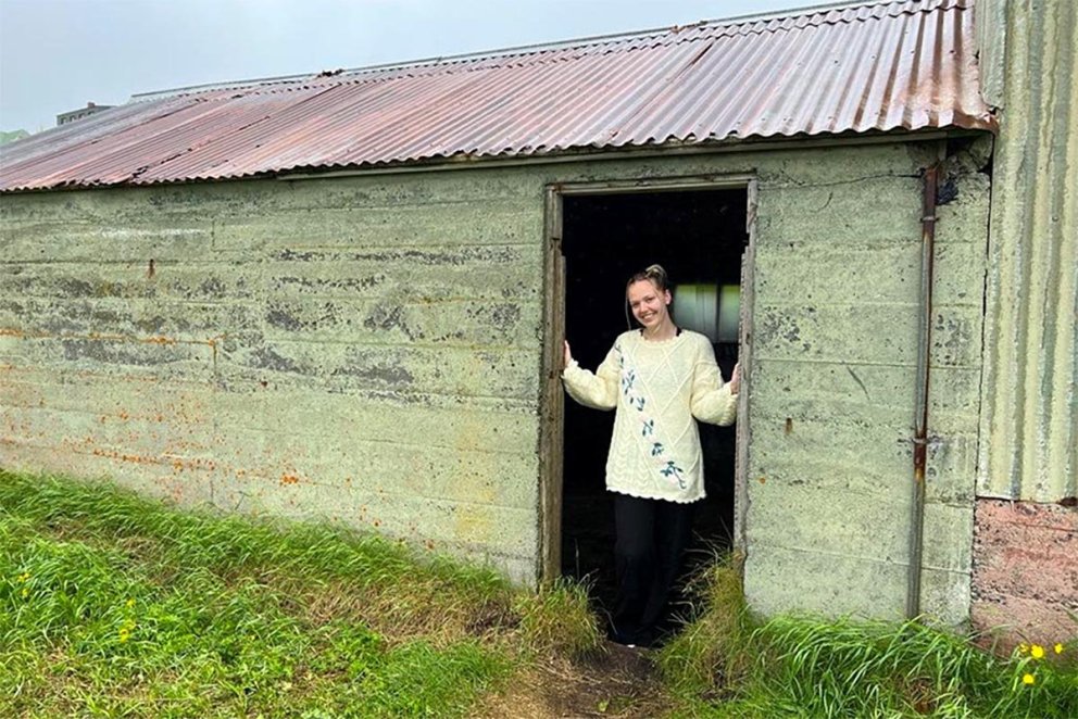Ljósmyndarinn Sigríður B. Hermannsdóttir á sýningarstaðnum. AÐSENDAR MYNDIR