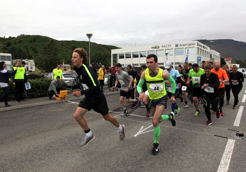 Frá götuhlaupi í gær. Mynd: Landsmotid.is