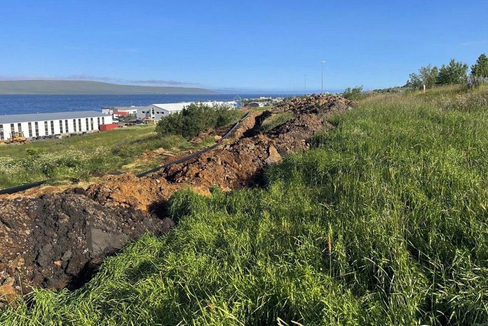 Vinna við lögnina þegar hún hófst í sumar. MYND: HÚNAÞING VESTRA