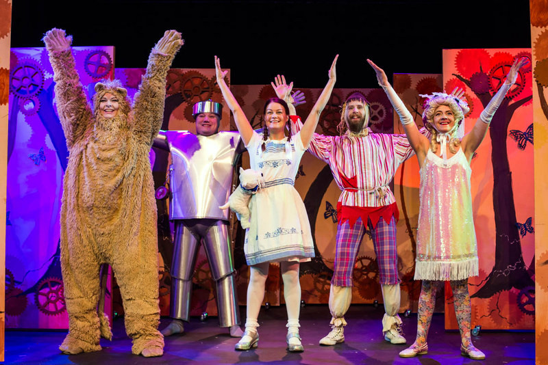 Leikhópurinn Lotta sýnir Galdrakarlinn í Oz á morgun