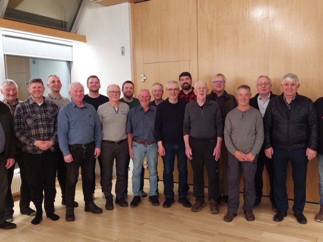 Karlakórinn Lóuþrælar. Mynd tekin af hunathing.is