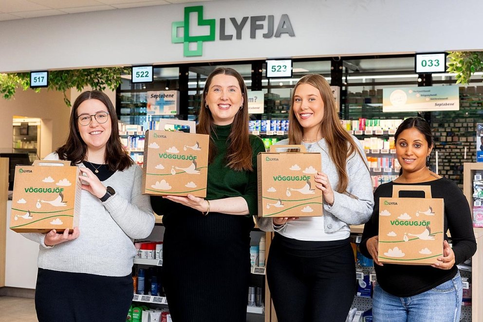 Þær Auður, Katrín Ásta, Silja og Sandra eiga allar von á barni og hafa nú sótt Vöggugjöf Lyfju. AÐSEND MYND