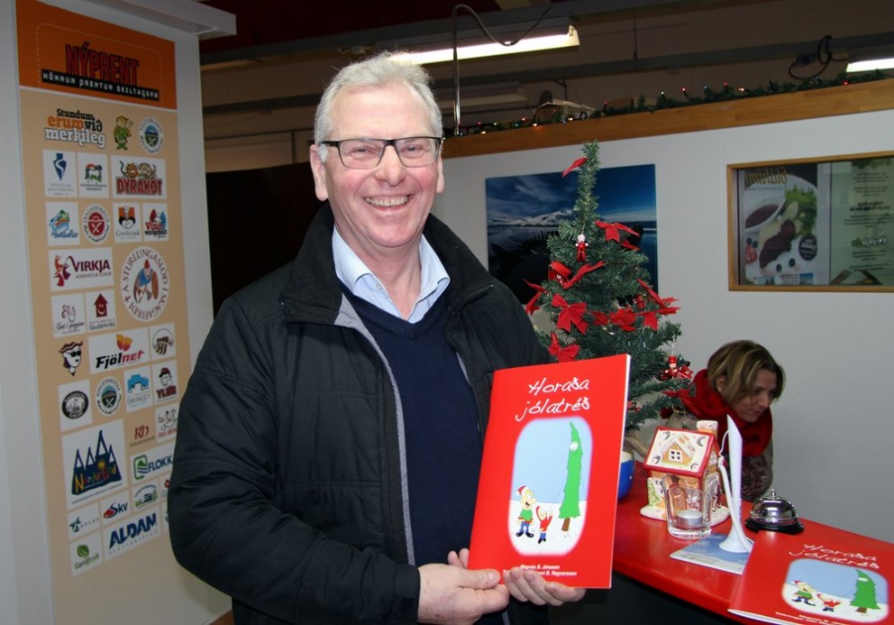 Horaða jólatréð vekur lukku