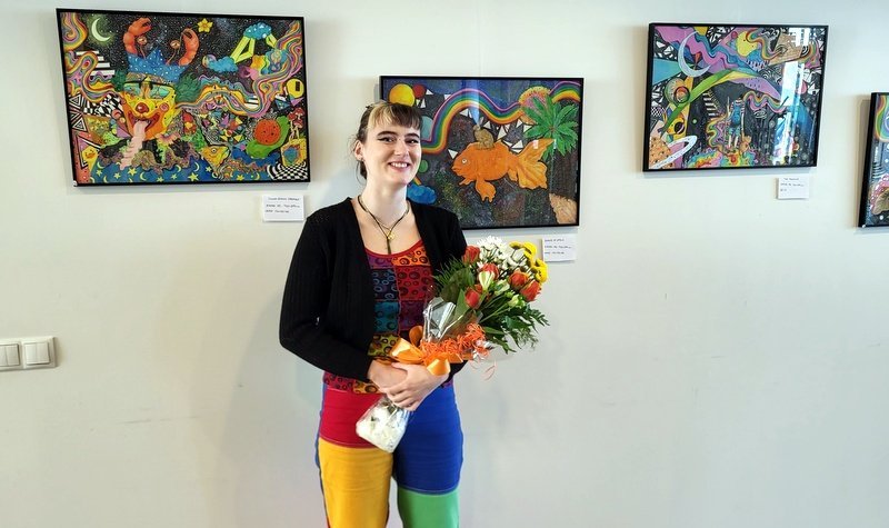 Listakonan María Carmela Torrini við opnun sýningar hennar í Safnahúsi Skagfirðinga. Mynd: PF.