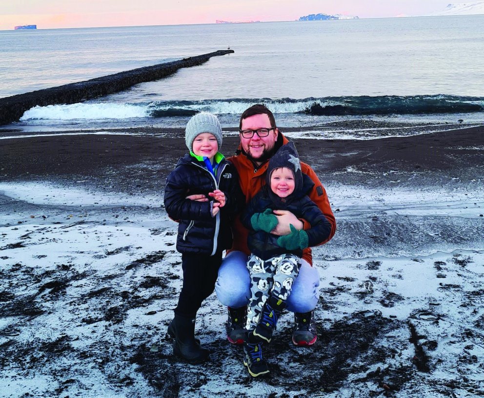 Már Nikulás með syni sína. AÐSEND MYND