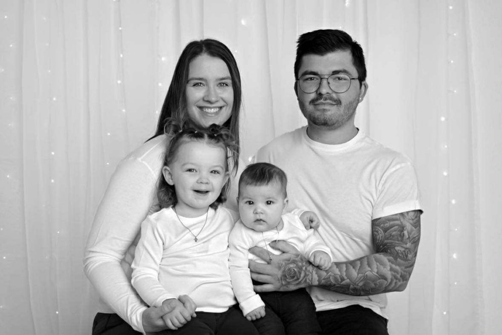 Snæborg Lilja og Roman með dæturnar. AÐSEND MYND