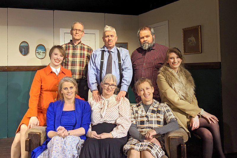 Maður í mislitum sokkum í Sævangi