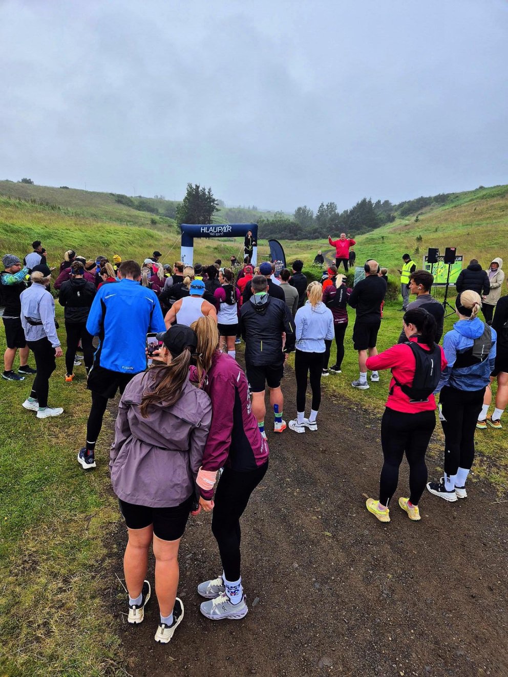 Þátttakendur í Molduxi Trail klárir í slaginn við rásmarkið. MYND AF FACEBOOK