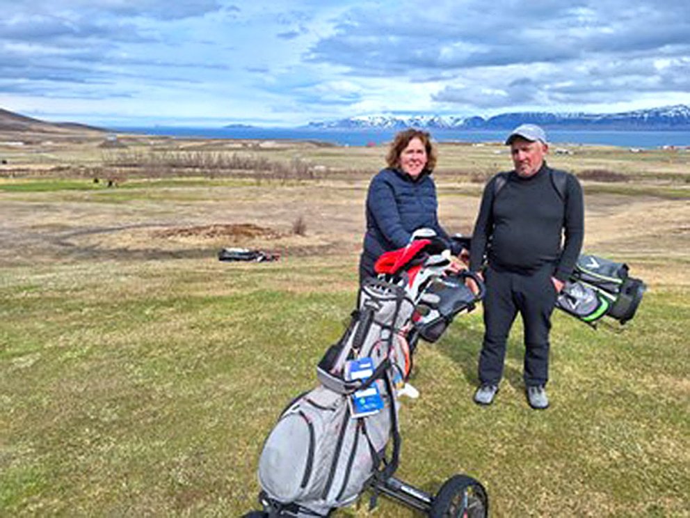 Lóa og Muggur á golfvellinum ofan Sauðárkróks. AÐSEND MYND
