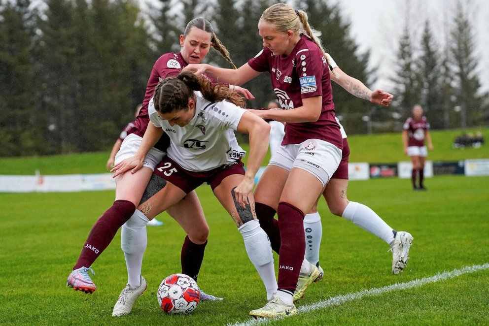 Murielle í baráttunni í gærkvöldi Mynd: mbl.is/Óttar Geirsson