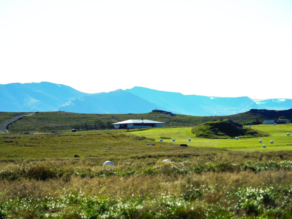Gamli Vesturhópsskólinn sem þjónar nú ferðalöngum sem Hótel Hvítserkur. Mynd: Aðsend