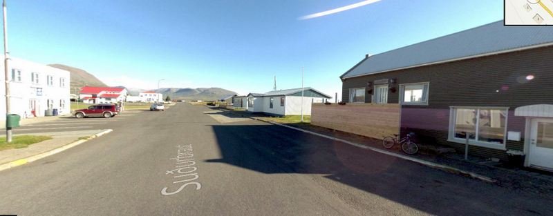 N1 hefur eignast Suðurbraut 6 sem er til hægri á myndinni og númer 10 tveimur húsum frá. Bensínstöð N1 handan götunnar. Mynd: Skjáskot af Ja.is.