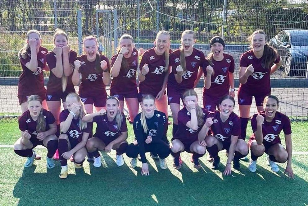 Stelpurnar okkar kampakátar að leik loknum. MYND AF FBSÍÐU HVATAR