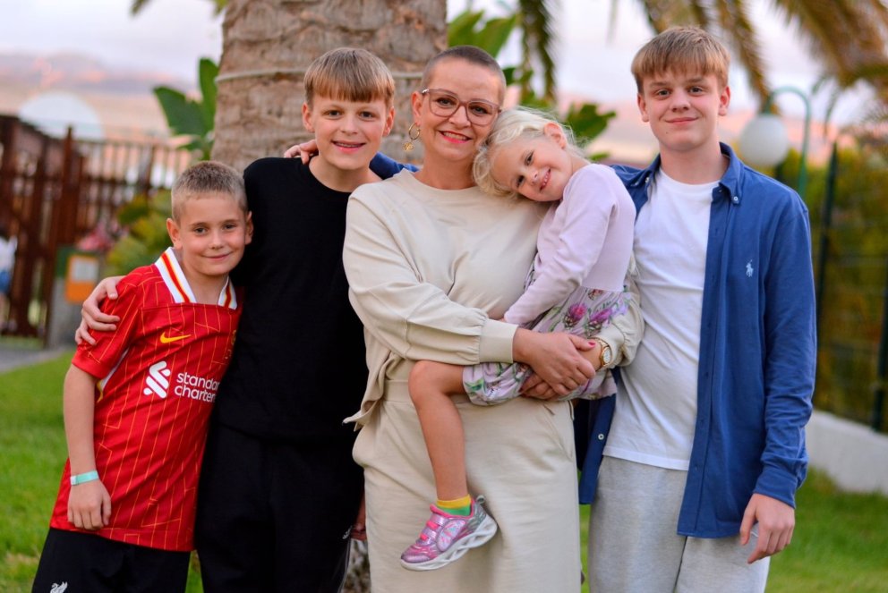 Halla Rut með systrabörnum sínu. Frá vinstri: Hinrik, Árni Dagur, Halla með Gruðúnu Katrínu og Stefán Rafn lengst til hægri.MYND AÐSEND