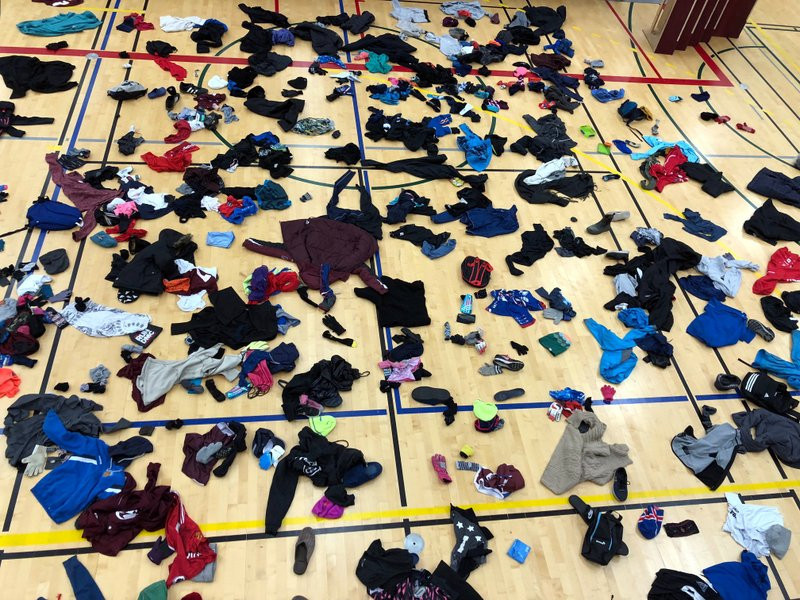 Sýnishorn af óskilamununum. Mynd: Facebooksíðs Stuðningsmanna knattspyrnudeildar Tindastóls.