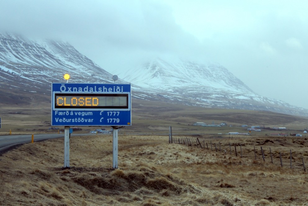 Virtu ekki lokanir og fengu að bíða til morguns