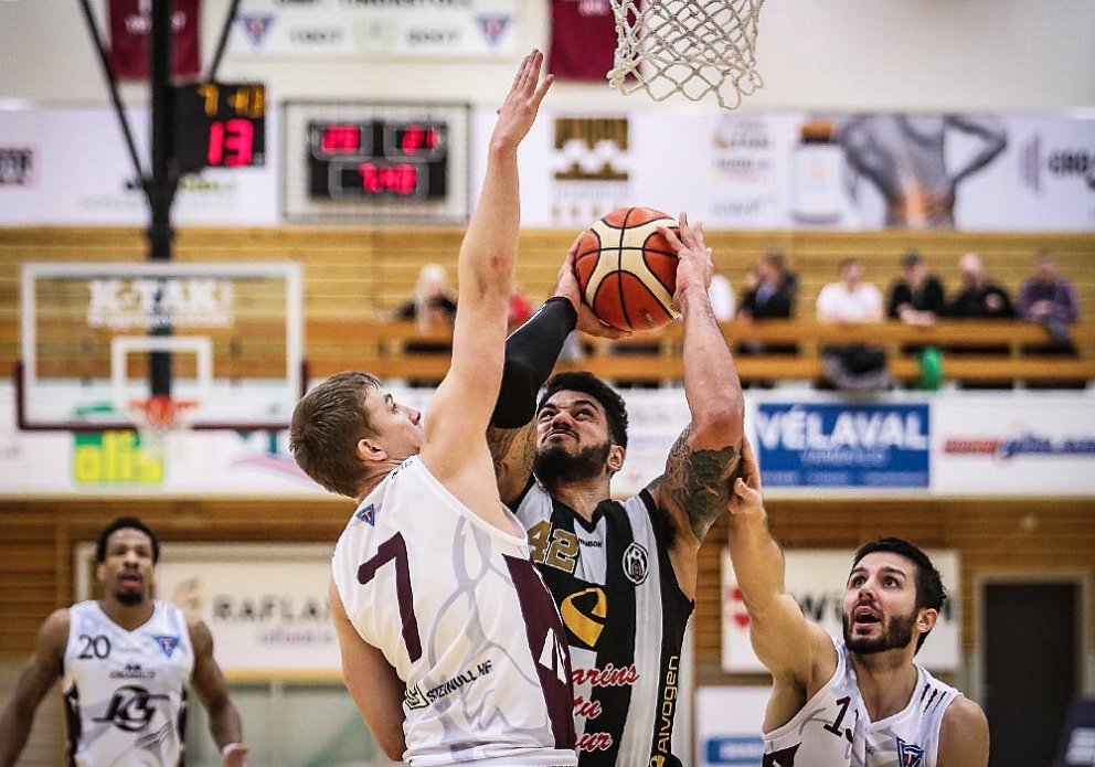 Pétur verst Julian Boyd. Dino Butorac innan seilingar. MYND: HJALTI ÁRNA