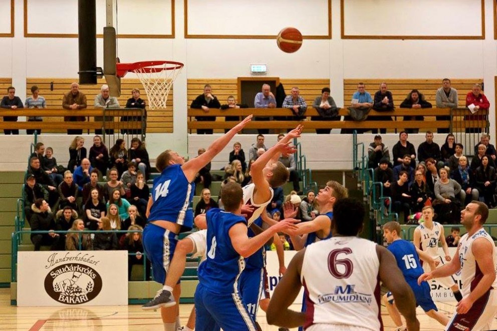 Pétur setur niður erfitt skot. MYND: HJALTI ÁRNA