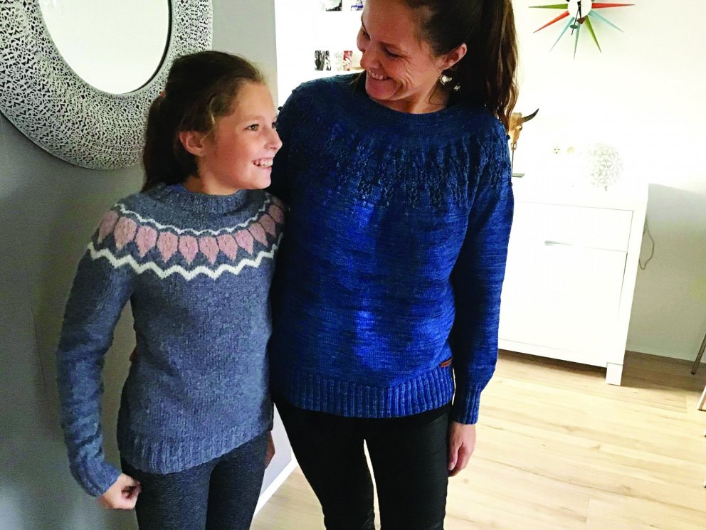 Peysur sem Valdís prjónaði á dóttur sína og barnabarn.