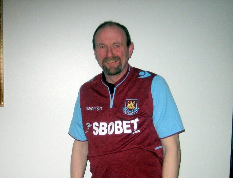 Engum sögum fer af afrekum Guðmundar á vellinum, sem eru prenthæfar. Aðsend mynd.