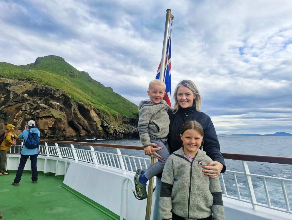 Ragnheiður ásamt Hafdísi Hrefnu og Hafsteini Hrafni á leið á þjóðhátíð í Vestmannaeyjum. MYND AÐSEND