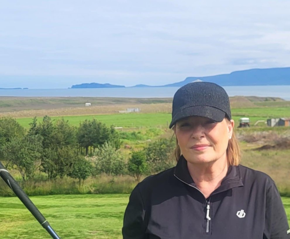 Soffía í golfdressinu á Hlíðarendavelli á Sauðárkróki. MYND AÐSEND