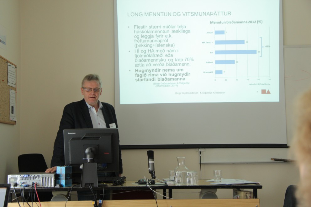 Norðan við hrun-sunnan við siðbót