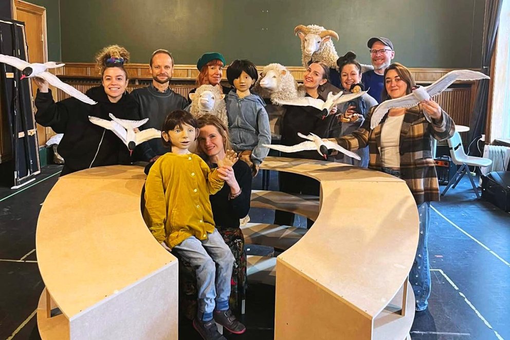 Frá vinnu við Rót í mars síðastliðnum. MYNDIR AF FB-SÍÐU HANDBENDI