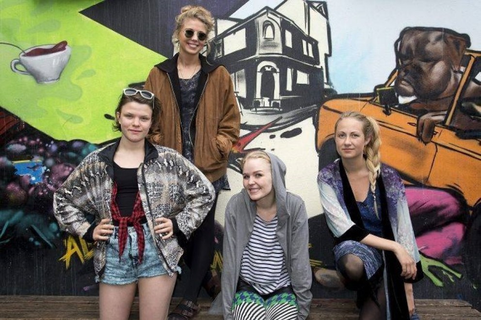 Valkyrjuhópur, rokkarar og aðrir góðkunningjar á meðal hljómsveita