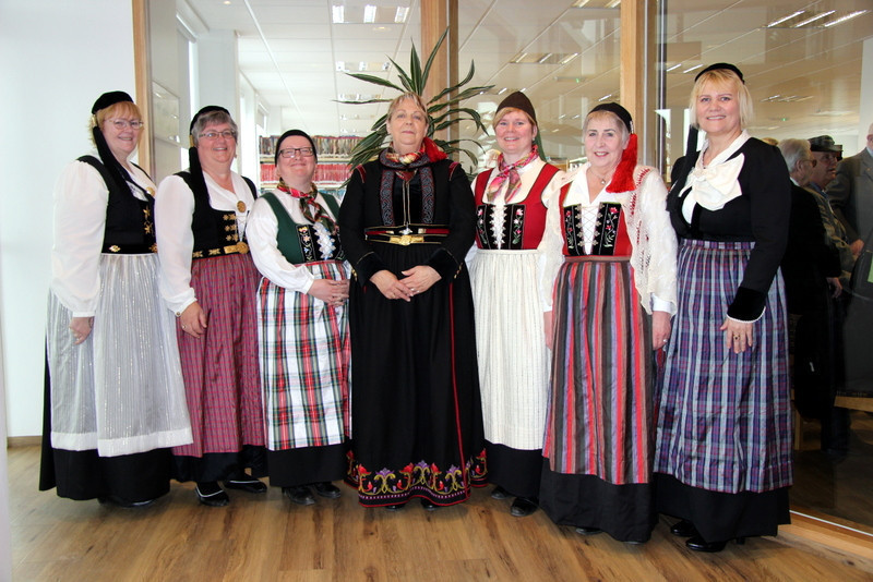 Prúðbúnar konur við setningu Sæluviku 2017. Mynd: PF