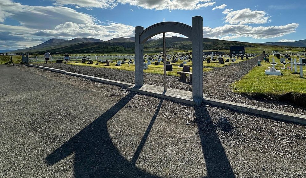 Annað sáluhliðið komið upp. MYNDIR: ÓAB