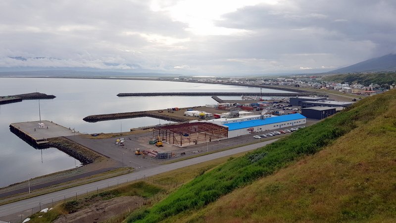 Húsnæði Sandbúðanna á Eyrinni hefur lokið sínu hlutverki og víkur fyrir annarri sem hýsa mun Fiskmarkað Snæfellsbæjar. Myndir: PF