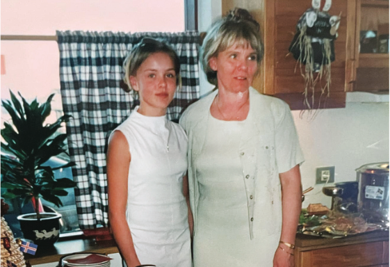 Mæðgurnar Arndís María og Hrefna. MYND AÐSEND