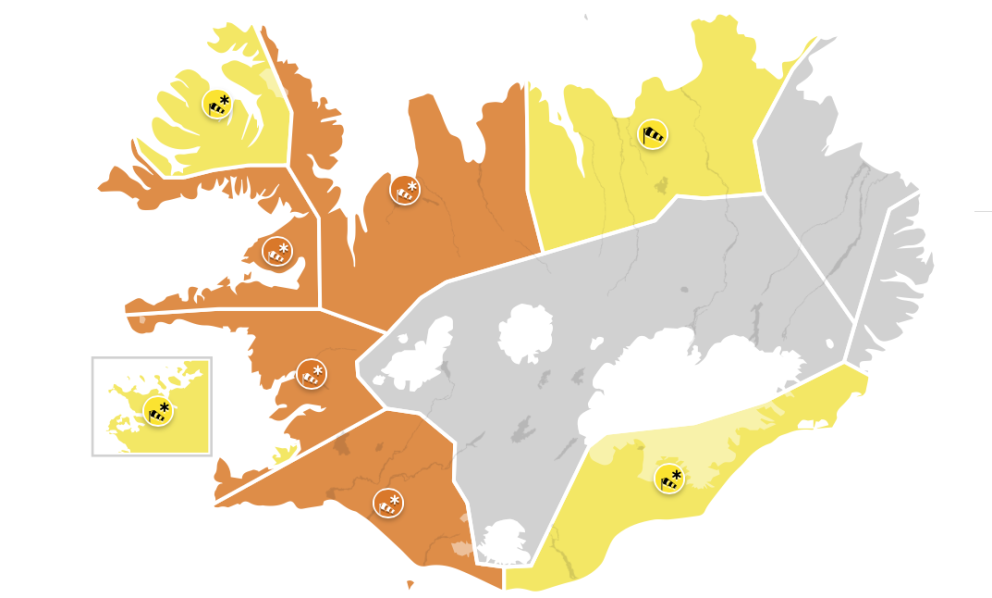 Verst virðist veðrið verða undir morgunn og fram undir hádegi á Norðurlandi vestra. SKJÁSKOT