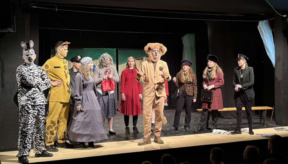 Mynd tekin á generalprufu.