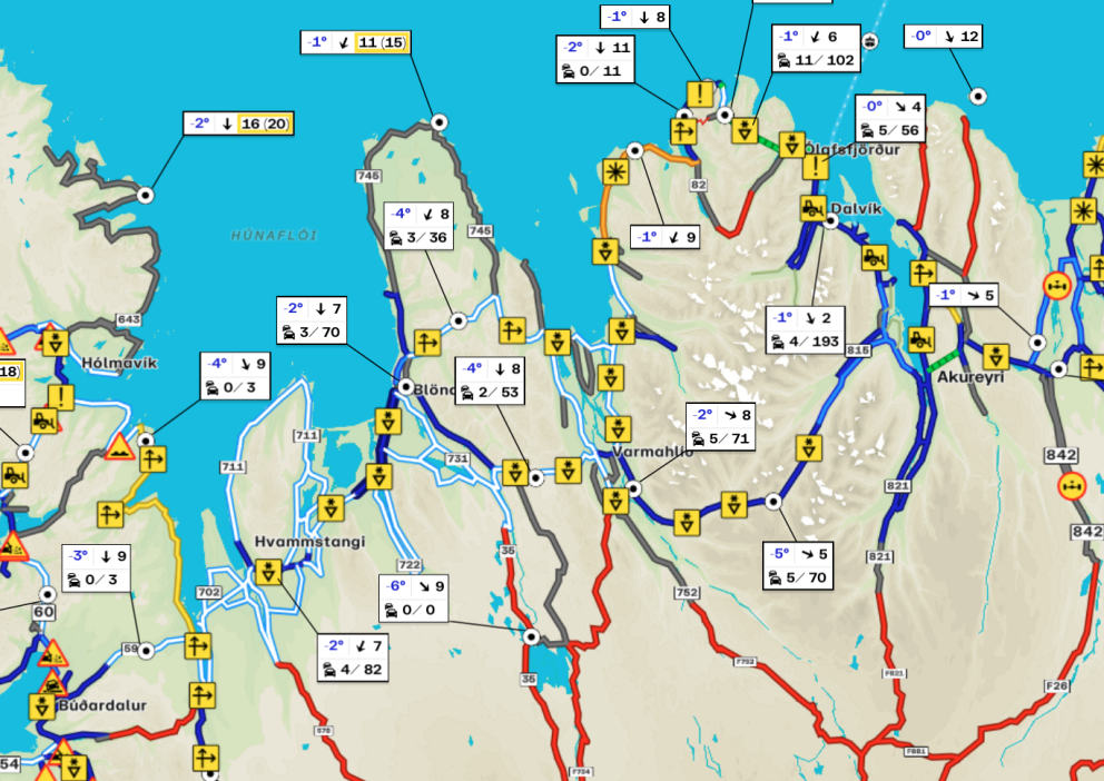 Umferðarkort Vegagerðarinnar síðan um 9 í morgun sýnir færð og veður á Norðurlandi. SKJÁSKOT