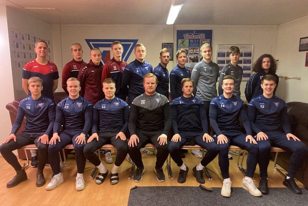 Sextán Stólar ásamt Donna þjálfara. MYND: TINDASTÓLL.IS