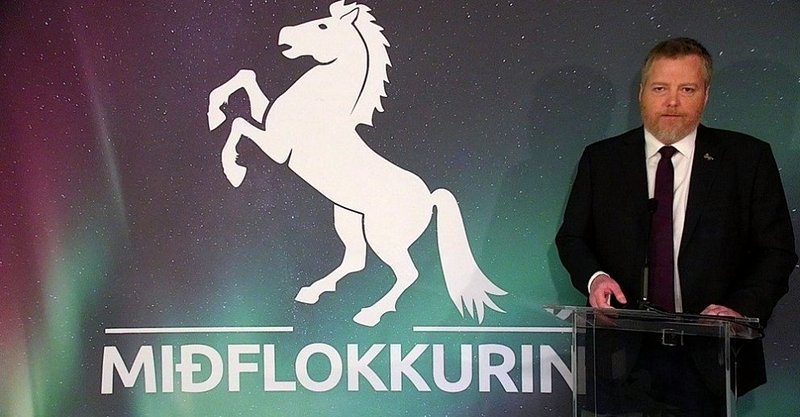 Formaður Miðflokksins, Sigmundur Davíð Gunnlaugsson, í pontu. Mynd: midflokkurinn.is