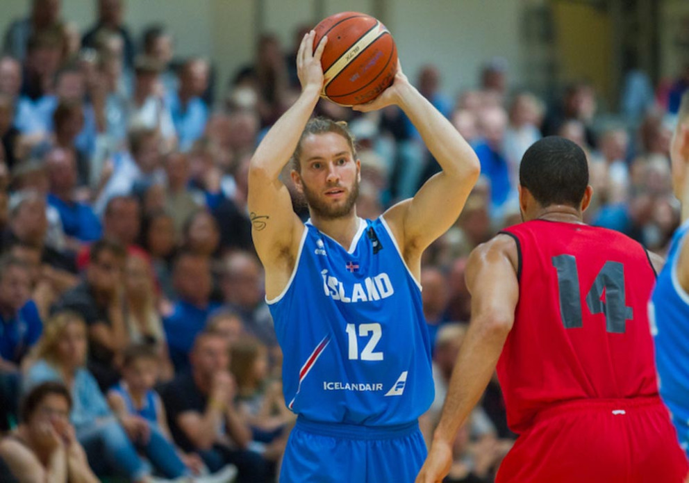 Sigtryggur Arnar í sínum fyrsta landsleik. MYND: KARFAN.IS