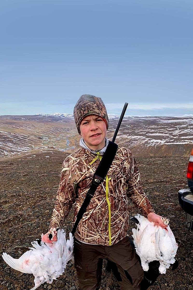 Sigurður Pétur er vanur því að þurfa að eiga við alls konar andstæðinga... þetta er reyndar prófílmyndin hans á Facebook.