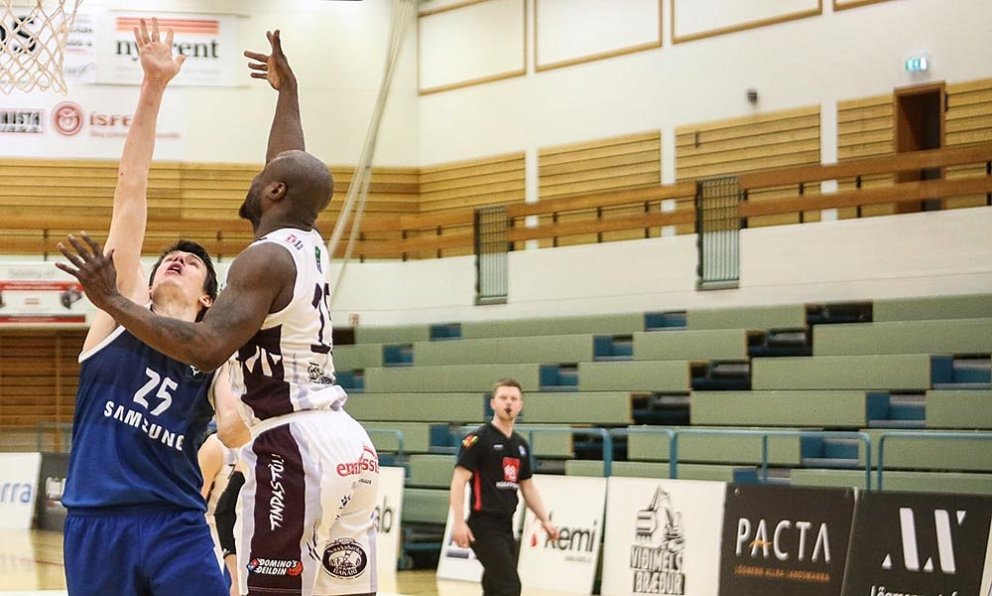 Leikið í galtómu og sótthreinsuðu Síki. MYND: HJALTI ÁRNA