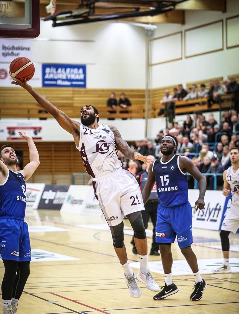 Simmons var með 35 stig í kvöld og 30 framlagspunkta. MYND: HJALTI ÁRNA