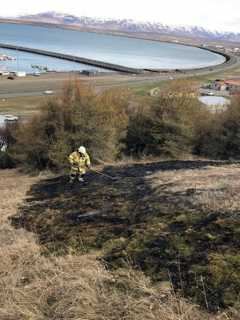 Vel gekk að slökkva eldinn og útbreiðslan var ekki mikil, m.a. vegna hagstæðra veðuraðstæðna.